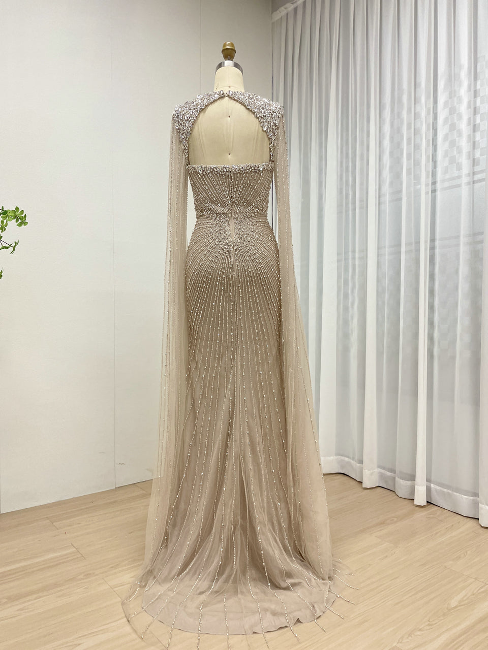 Gorgeous Sweetheart Shoulder Cape Long Sleeve 2025 Crystal Beading Wedding Party Dress MB40393