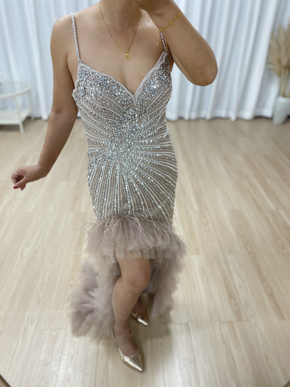 Sexy V Neckline Tiered Puffy Tulle Prom Evening Gown With Luxurious Handmade Beaded Diamond for Party MB40400-2