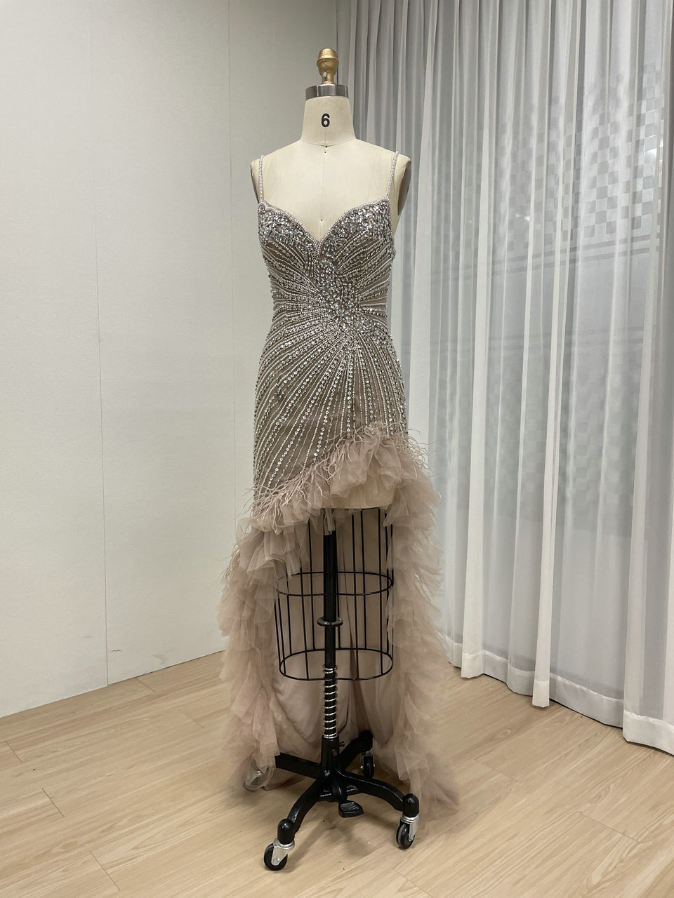 Sexy V Neckline Tiered Puffy Tulle Prom Evening Gown With Luxurious Handmade Beaded Diamond for Party MB40400-2