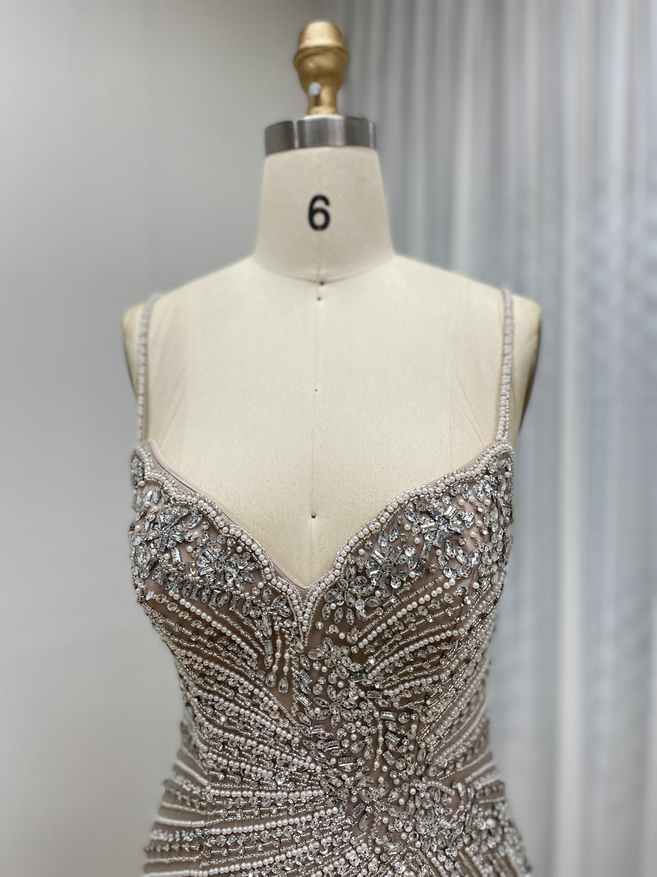 Sexy V Neckline Tiered Puffy Tulle Prom Evening Gown With Luxurious Handmade Beaded Diamond for Party MB40400-2