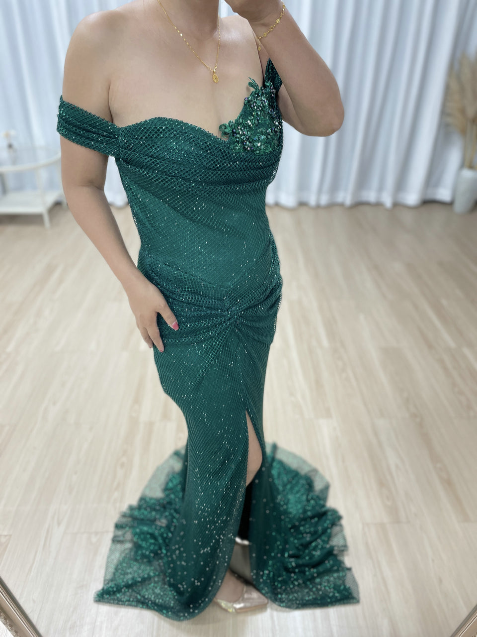 Elegant Green Prom Dress with Beaded Bodice Off-Shoulder Long Train MB40410