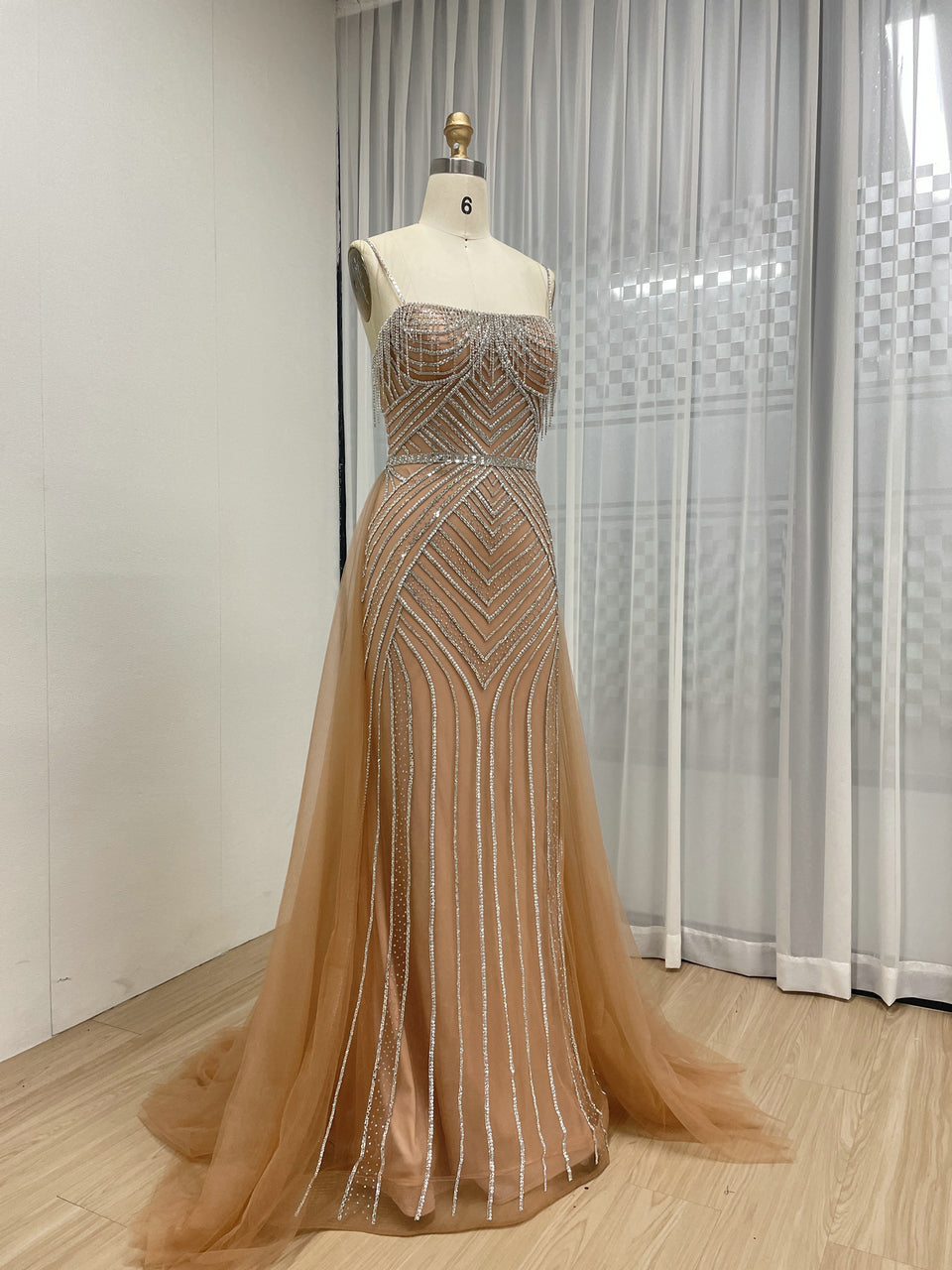 Embellished Intricate Crystal Beading Strap Dress Dubai Wedding Formal Party Gowns MB40418