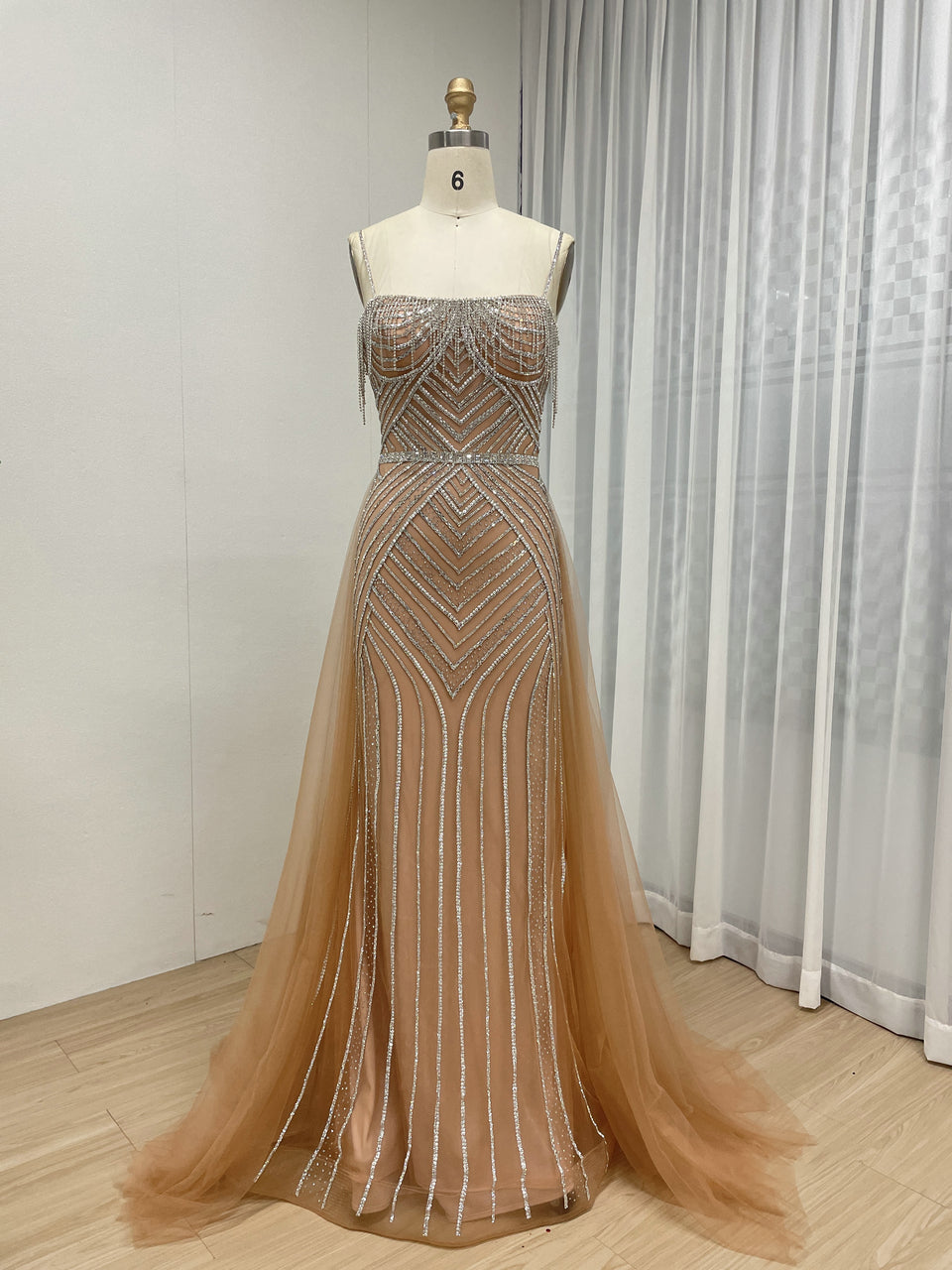 Embellished Intricate Crystal Beading Strap Dress Dubai Wedding Formal Party Gowns MB40418