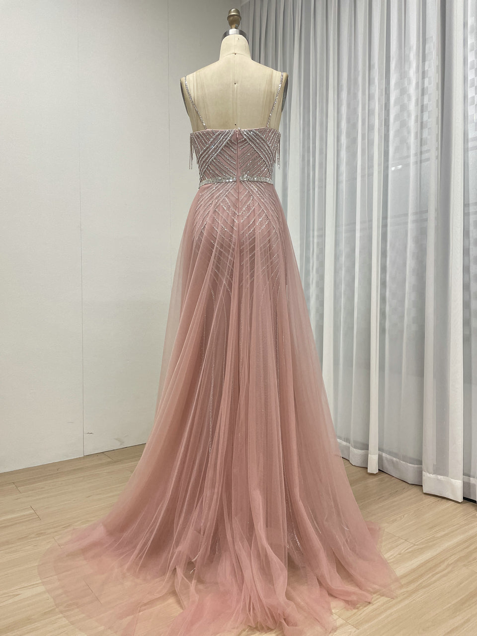 Embellished Intricate Crystal Beading Strap Dress Dubai Wedding Formal Party Gowns MB40418