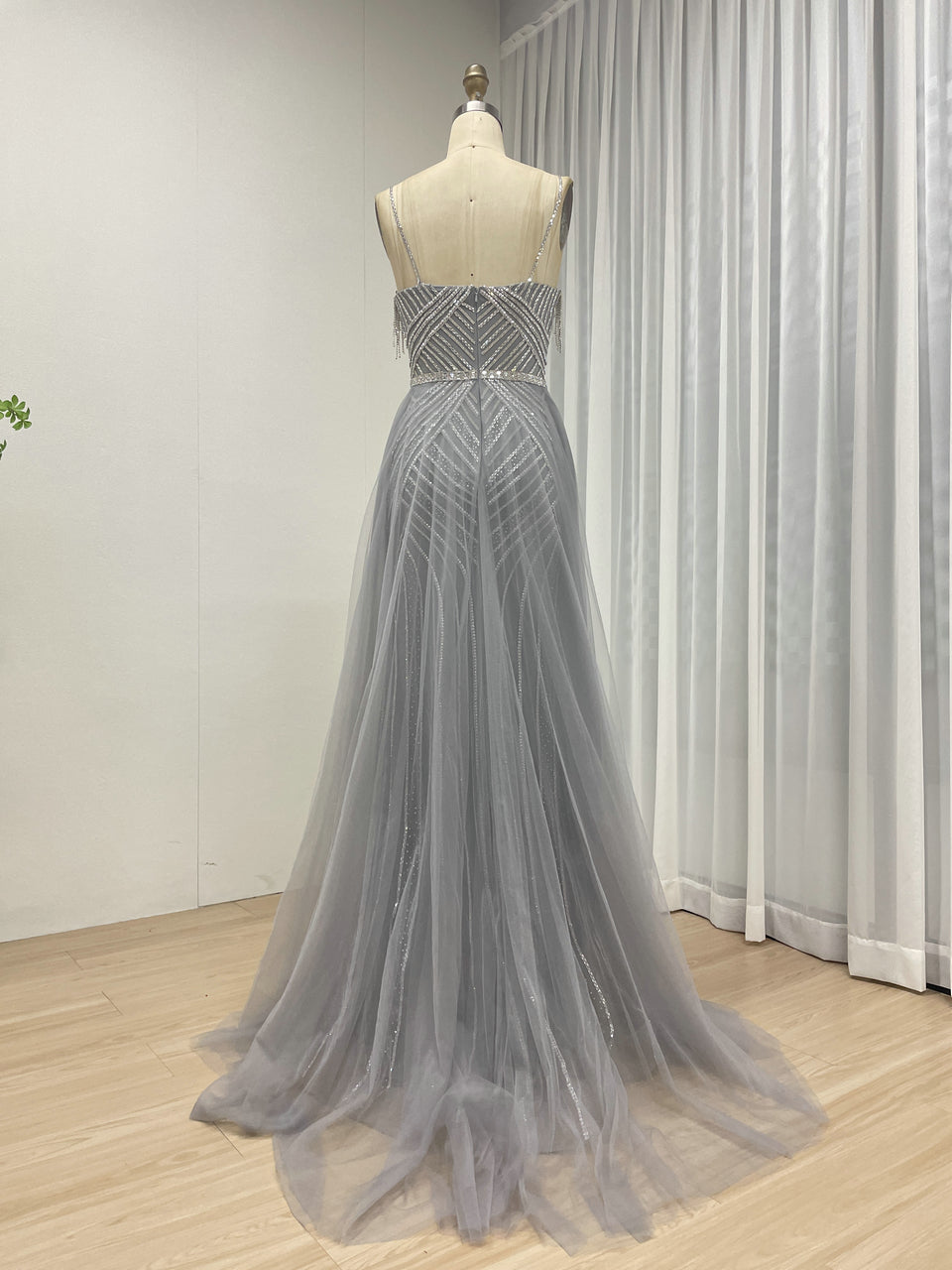 Embellished Intricate Crystal Beading Strap Dress Dubai Wedding Formal Party Gowns MB40418