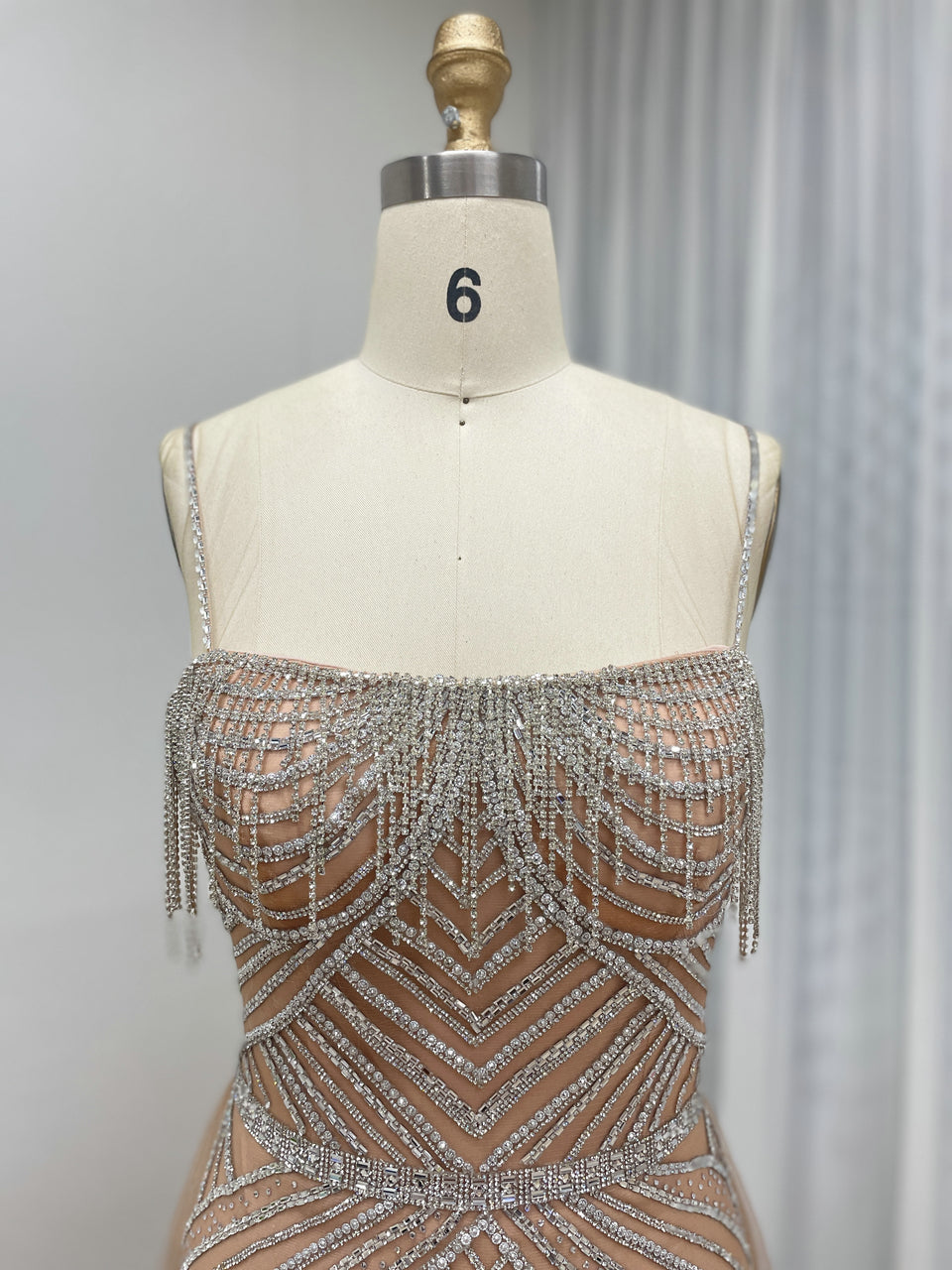 Embellished Intricate Crystal Beading Strap Dress Dubai Wedding Formal Party Gowns MB40418
