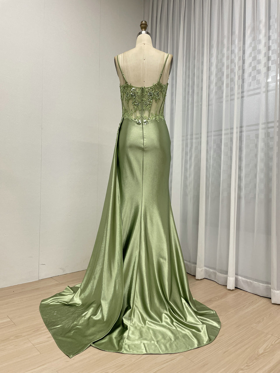 Sexy High Slit Mermaid Evening Dress Beautiful 3D Floral Embroidery With Graceful Side Skirt MB40424