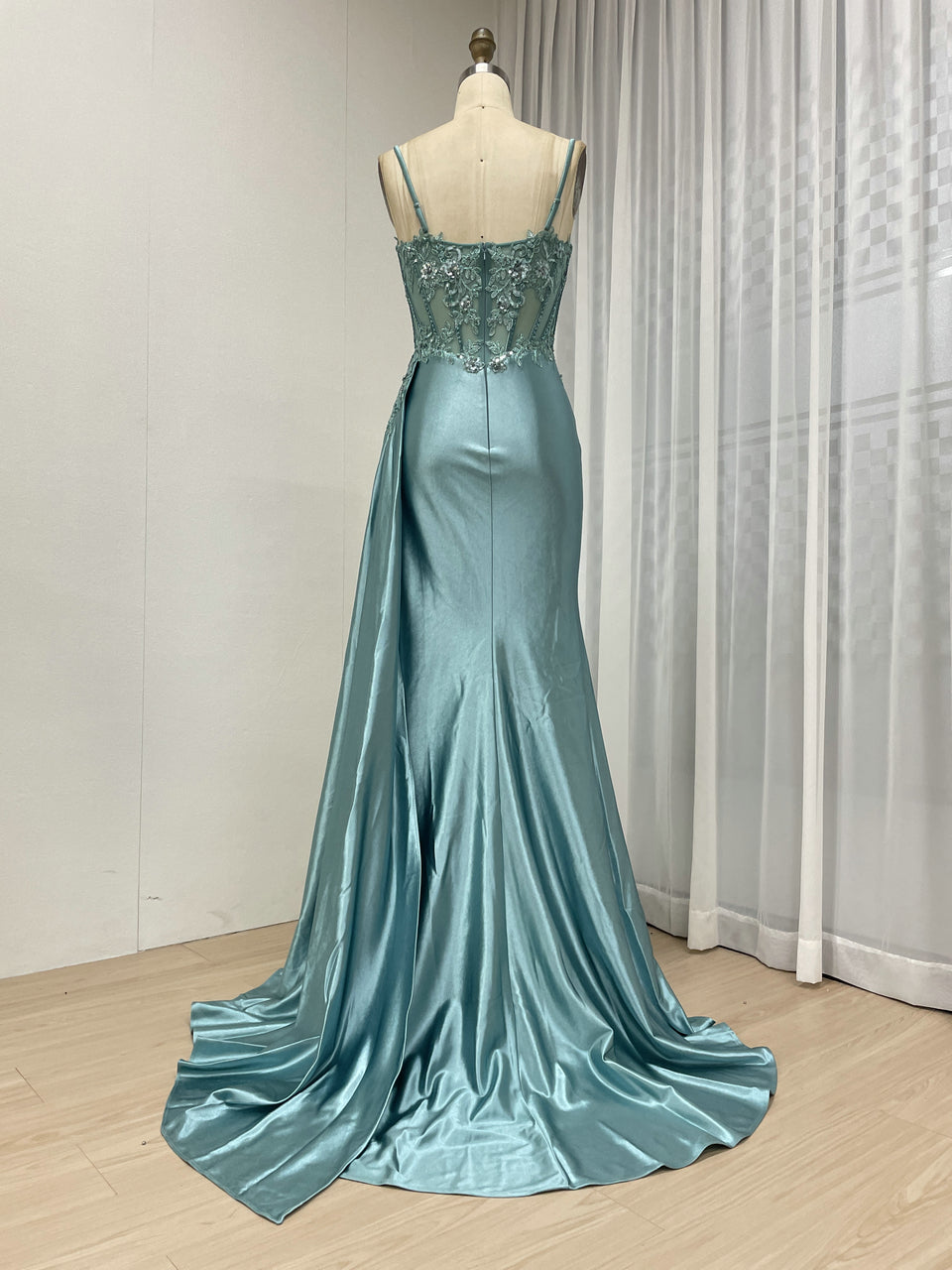 Sexy High Slit Mermaid Evening Dress Beautiful 3D Floral Embroidery With Graceful Side Skirt MB40424