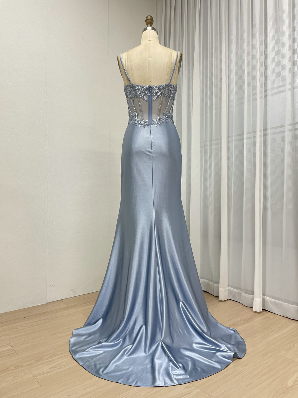 Stylish Mermaid Prom Evening Gown With Sexy High Slit 3D Floral Embroidery for Party MB40426