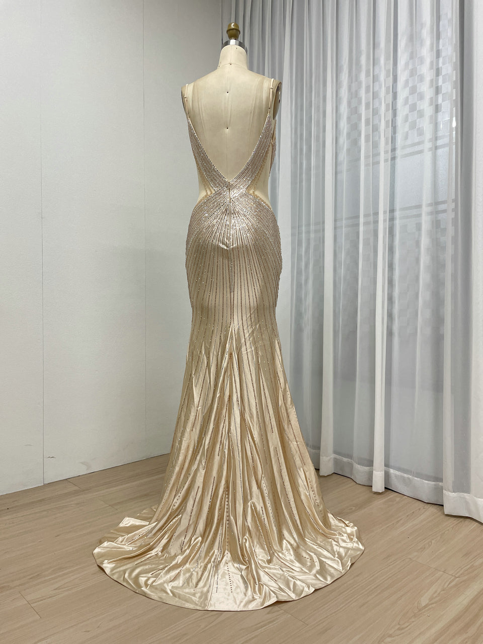 Sexy Spaghetti Strap V Neck Sheer Waist Mermaid Prom Evening Gown for Formal MB40428
