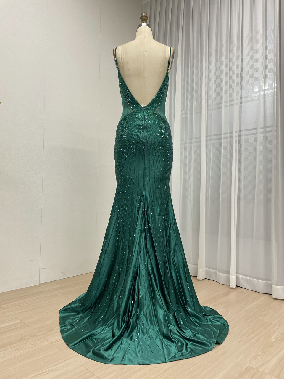 Sexy Spaghetti Strap V Neck Sheer Waist Mermaid Prom Evening Gown for Formal MB40428