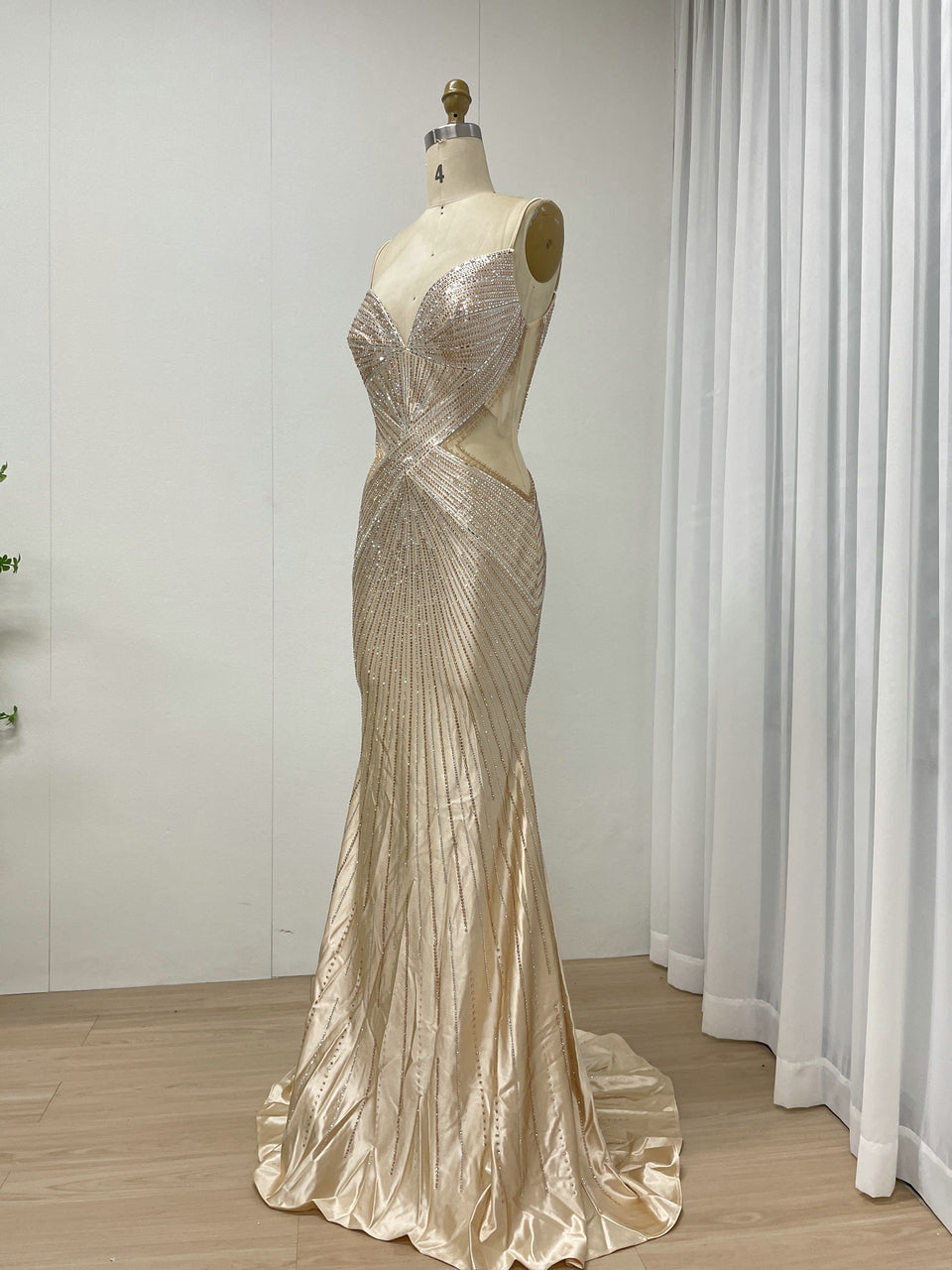 Sexy Spaghetti Strap V Neck Sheer Waist Mermaid Prom Evening Gown for Formal MB40428
