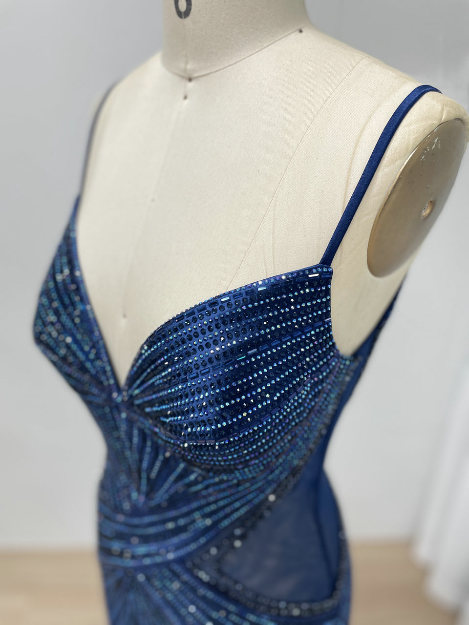 Sexy Spaghetti Strap V Neck Sheer Waist Mermaid Prom Evening Gown for Formal MB40428