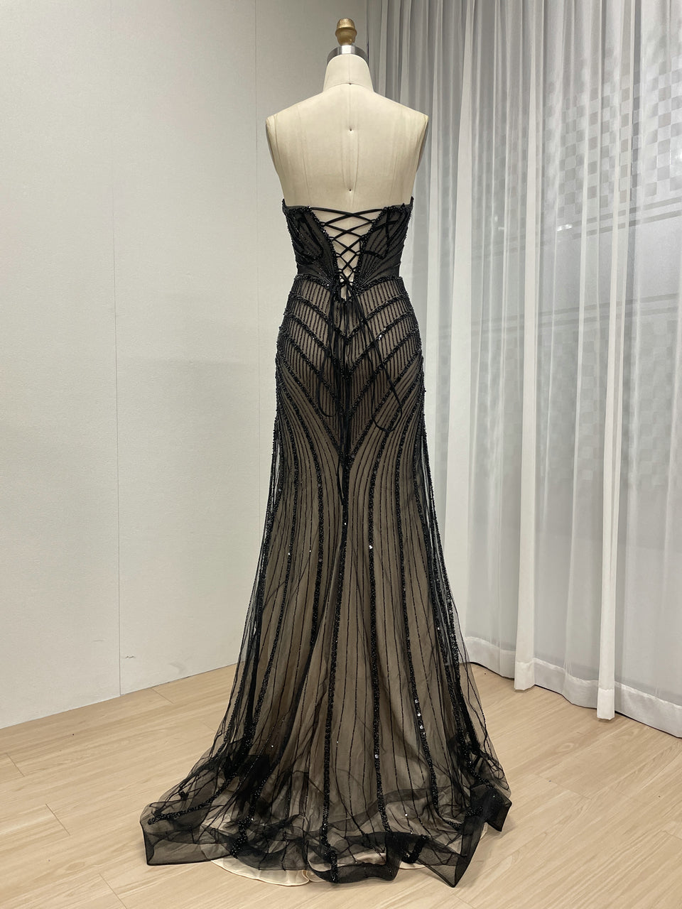 Sexy Sleeveless V Neck Crystal Beading Mermaid Prom Evening Gown MB40431