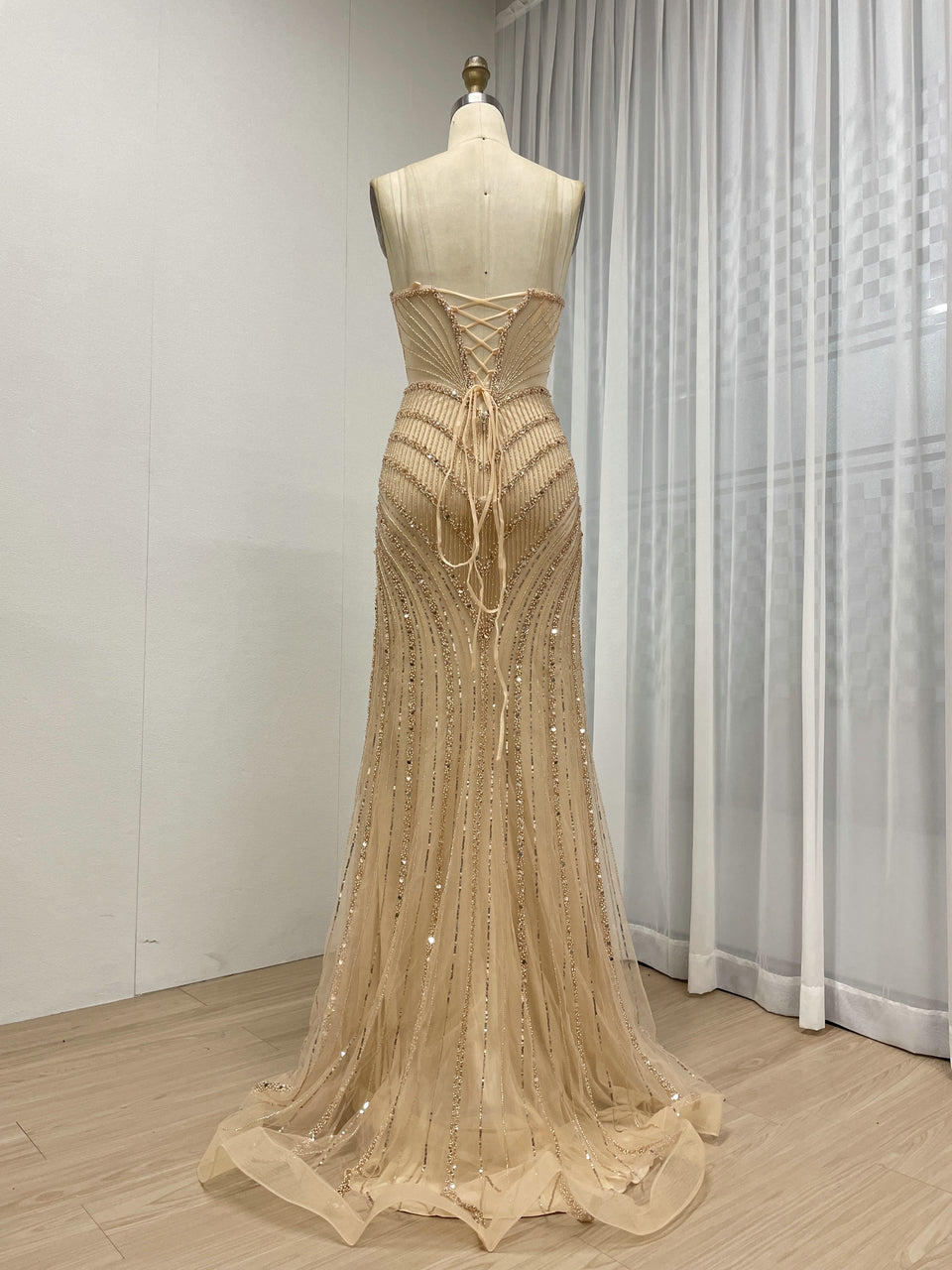 Sexy Sleeveless V Neck Crystal Beading Mermaid Prom Evening Gown MB40431