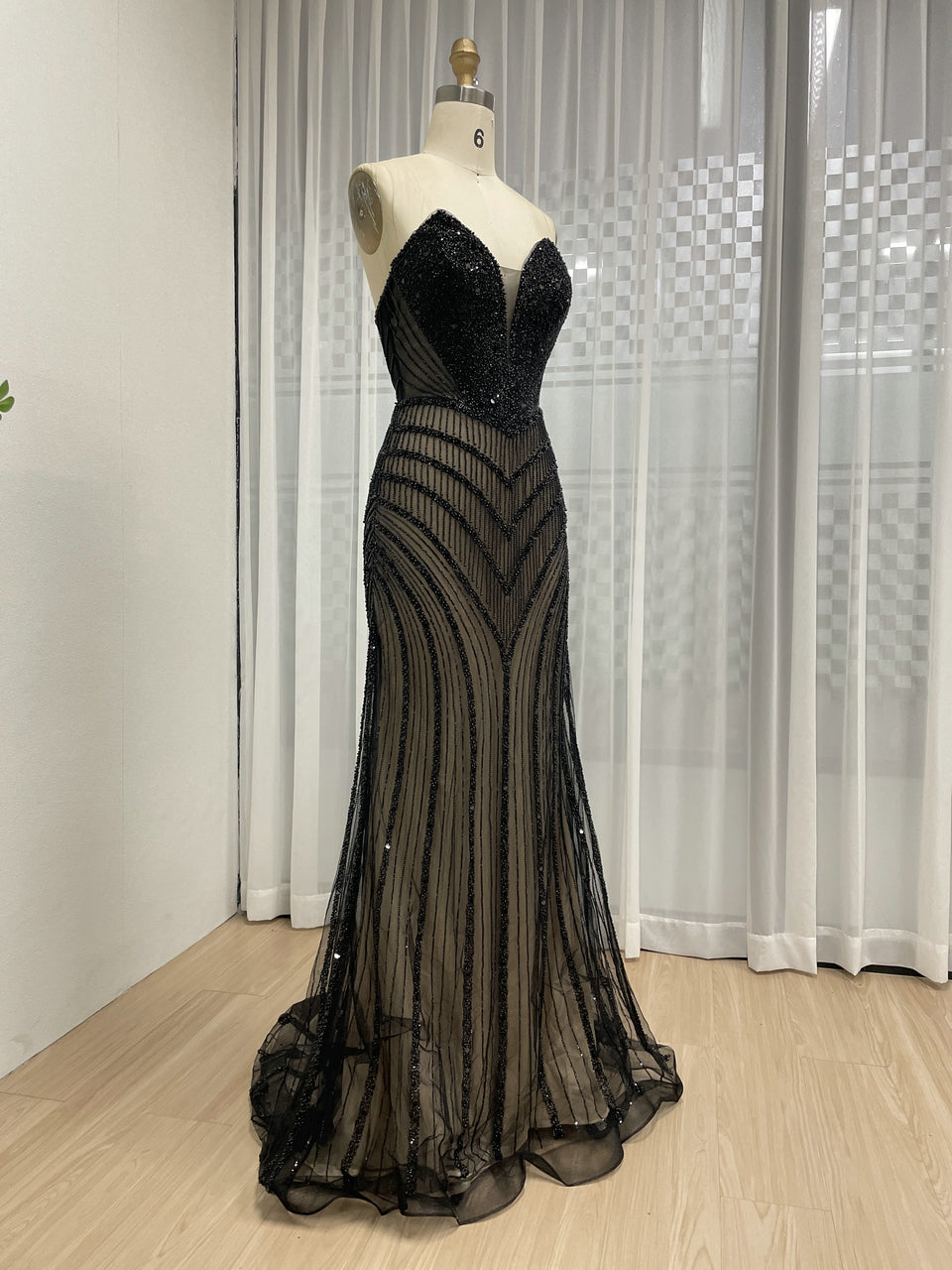 Sexy Sleeveless V Neck Crystal Beading Mermaid Prom Evening Gown MB40431