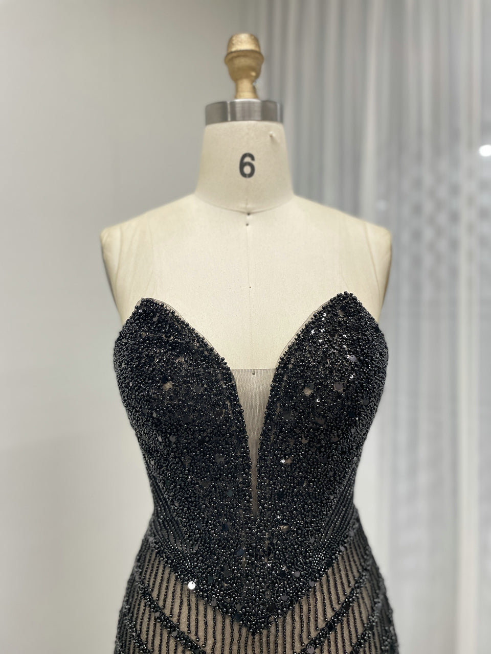 Sexy Sleeveless V Neck Crystal Beading Mermaid Prom Evening Gown MB40431