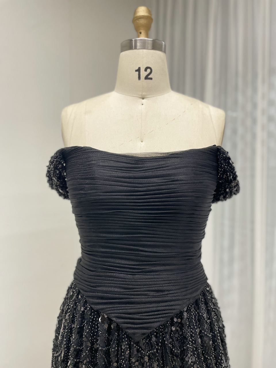 Elegant Off the Shoulder a Line Prom Evening Gown With Handmade Beading MB40432