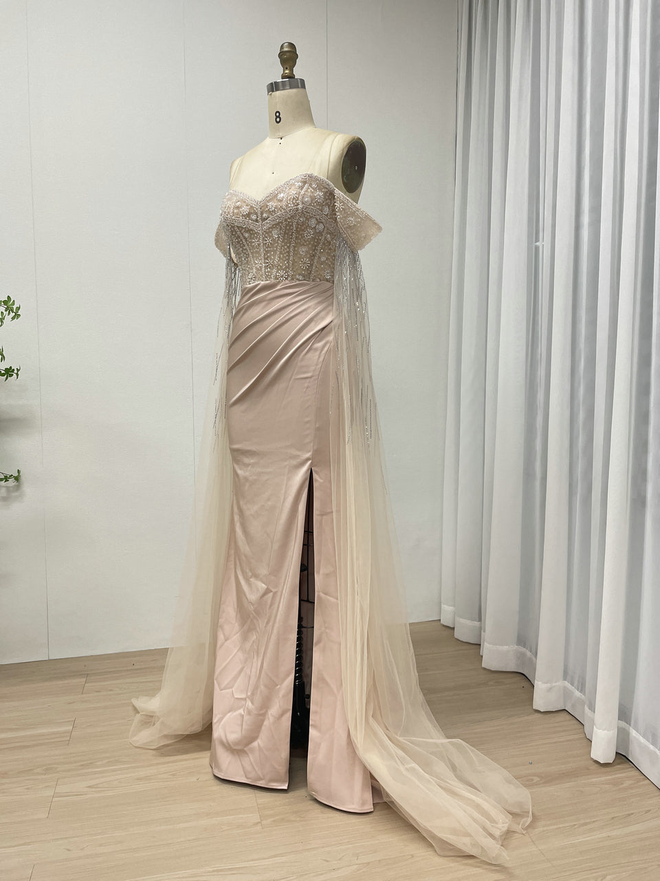 Luxury Elegant Mermaid Prom Evening Gown With Beautiful Beaded Floral MB40434