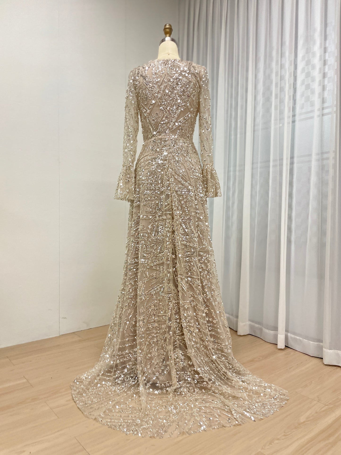 Elegant Sequined Flared Sleeves Flowing Skirt Luxury Evening Wear for Special Occasions MY30089-2