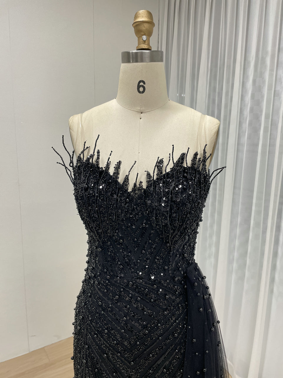Elegant Black Dress with Train for Formal Events MY30093-3