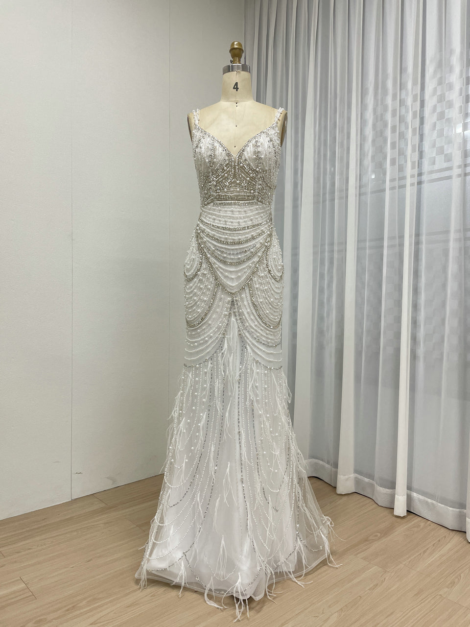 Lavender Spaghetti Strap V-Neck Beaded Mermaid Evening Gown Feather Hem Luxury Pearl Embellished Formal Prom Dress Women MY30128-2