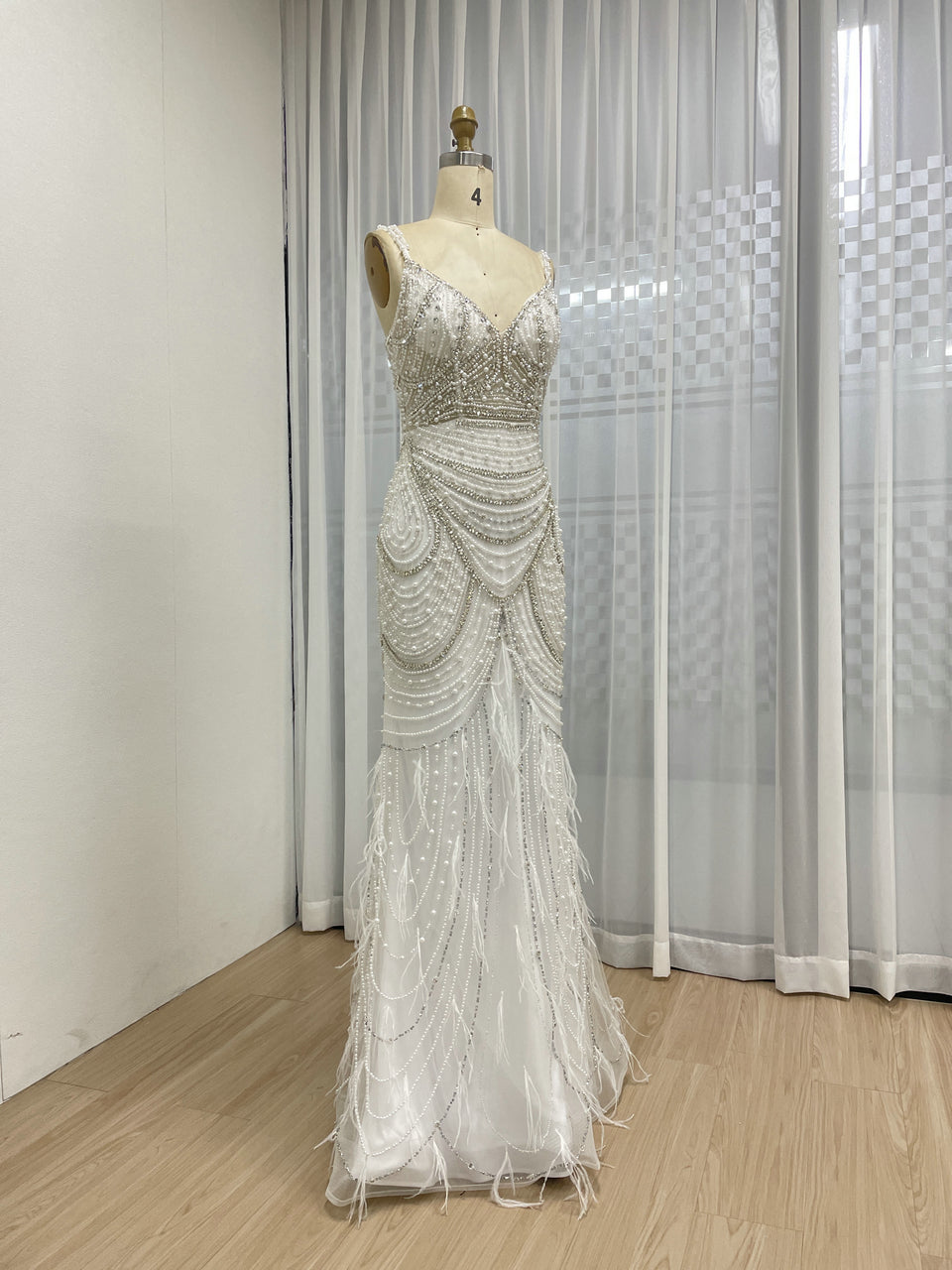 Lavender Spaghetti Strap V-Neck Beaded Mermaid Evening Gown Feather Hem Luxury Pearl Embellished Formal Prom Dress Women MY30128-2