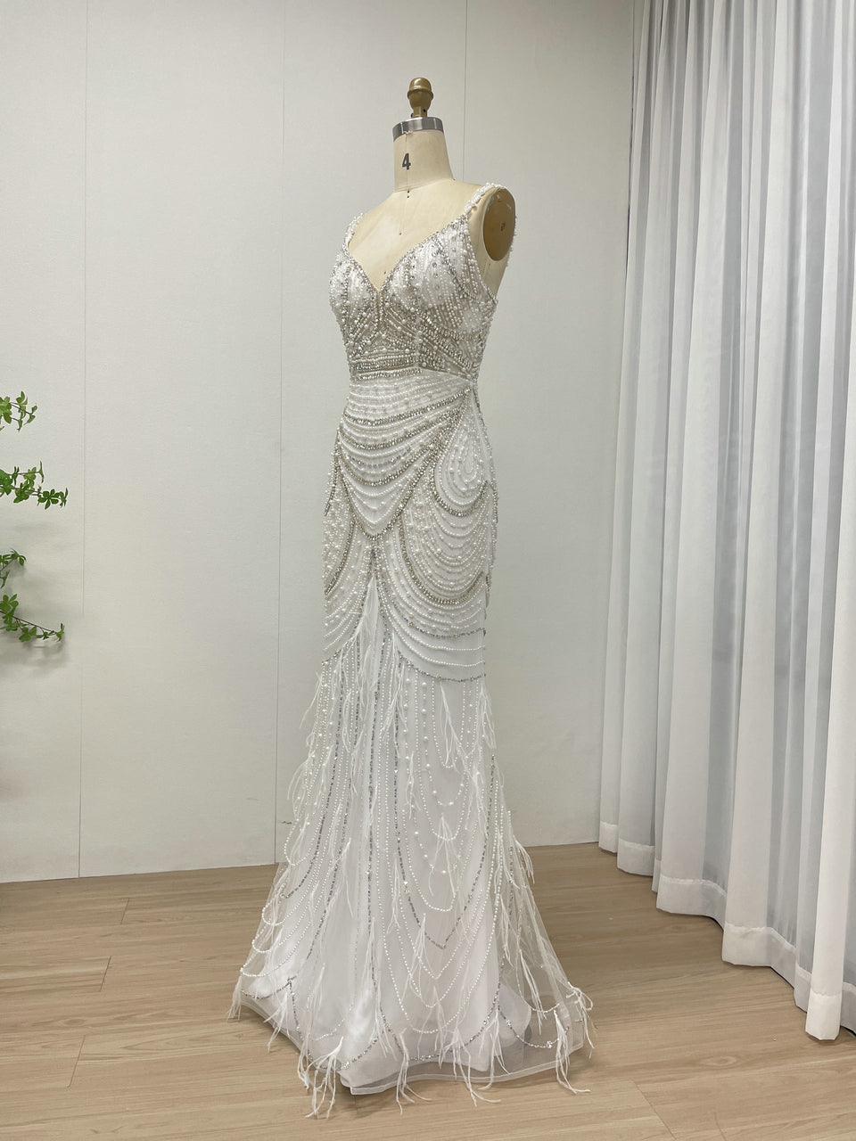 Lavender Spaghetti Strap V-Neck Beaded Mermaid Evening Gown Feather Hem Luxury Pearl Embellished Formal Prom Dress Women MY30128-2