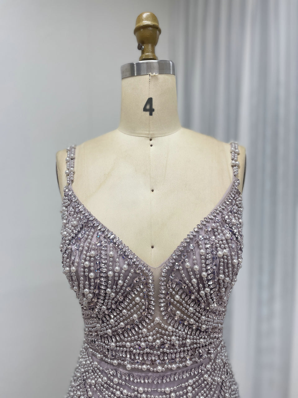 Lavender Spaghetti Strap V-Neck Beaded Mermaid Evening Gown Feather Hem Luxury Pearl Embellished Formal Prom Dress Women MY30128-2
