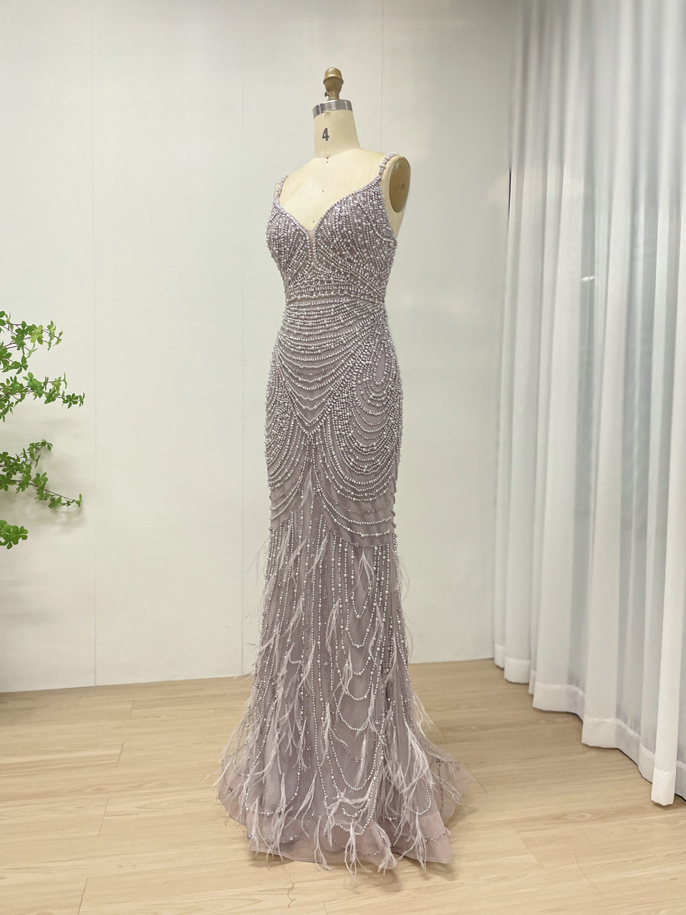 Lavender Spaghetti Strap V-Neck Beaded Mermaid Evening Gown Feather Hem Luxury Pearl Embellished Formal Prom Dress Women MY30128-2