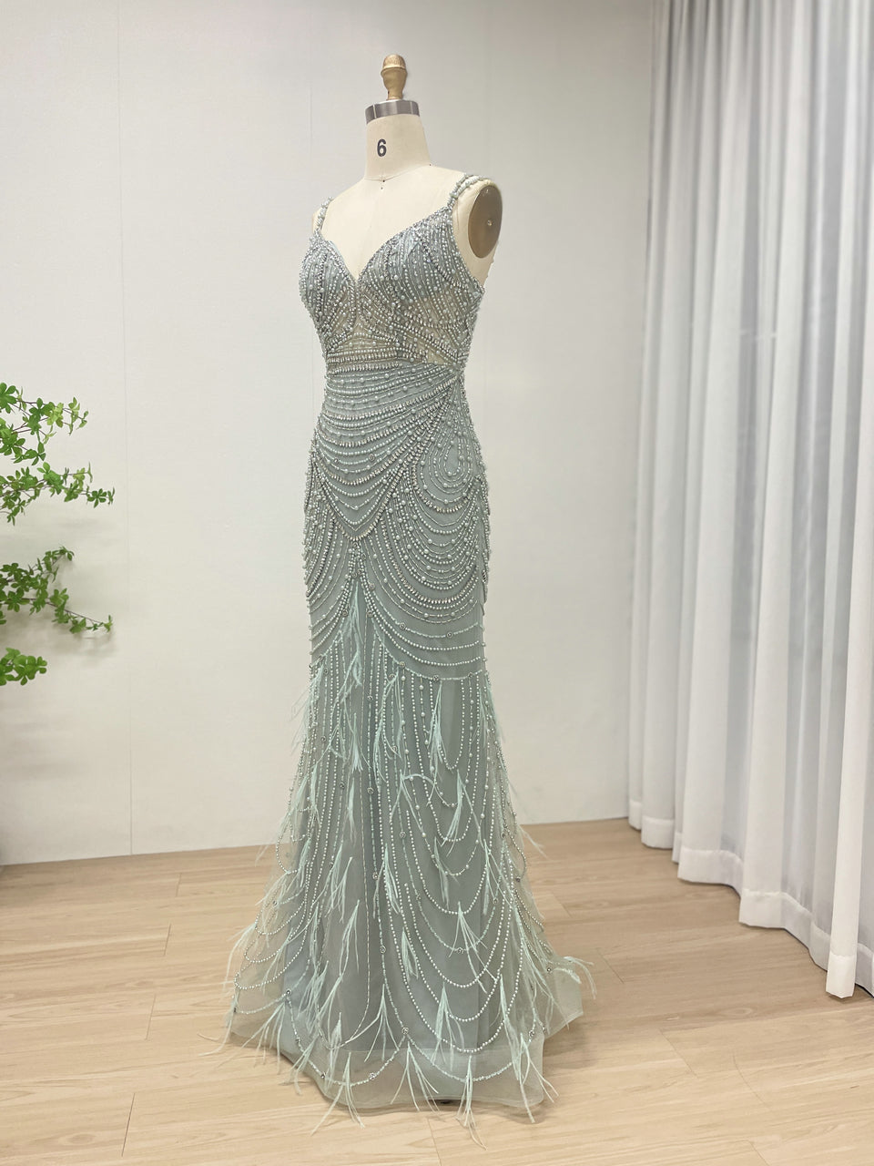 Lavender Spaghetti Strap V-Neck Beaded Mermaid Evening Gown Feather Hem Luxury Pearl Embellished Formal Prom Dress Women MY30128-2