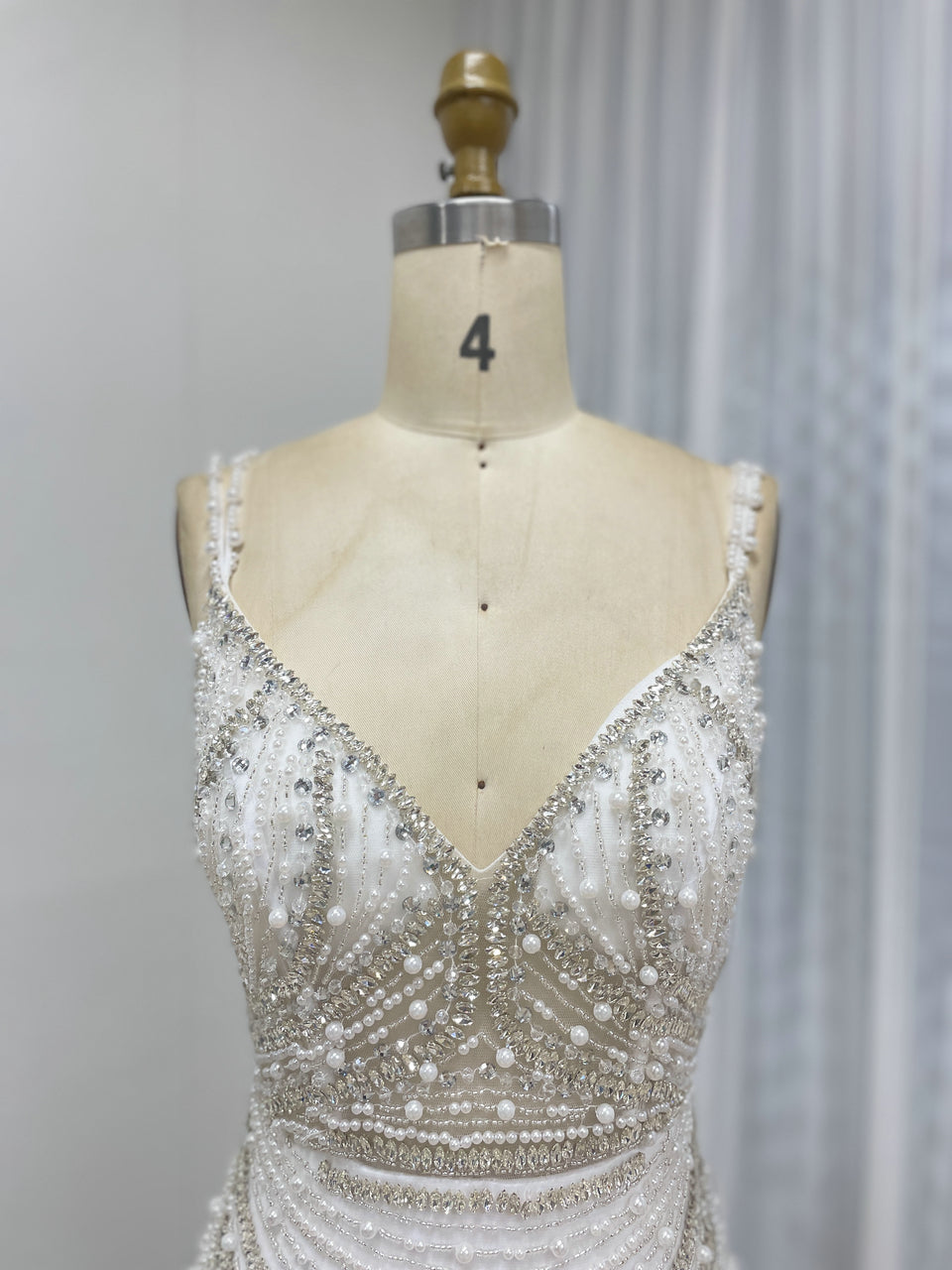Lavender Spaghetti Strap V-Neck Beaded Mermaid Evening Gown Feather Hem Luxury Pearl Embellished Formal Prom Dress Women MY30128-2