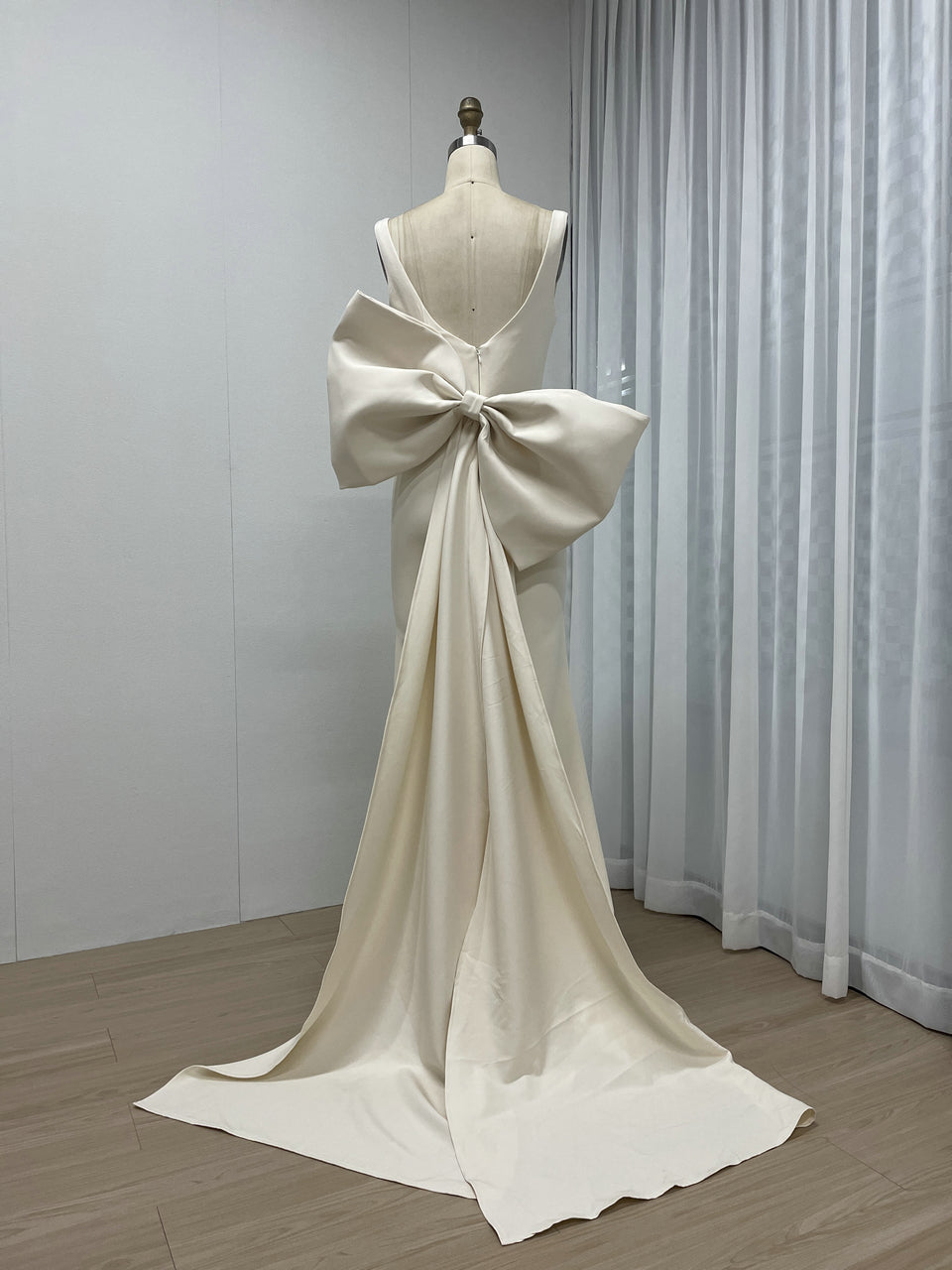 Beige Satin Mermaid Evening Dress Square Neck Bow Accent Slit Gown MY30132