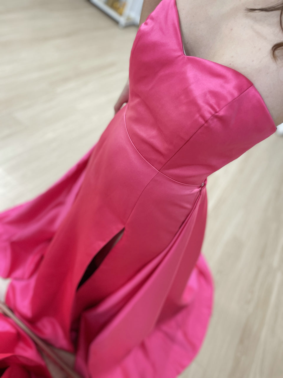 Luxury Pink Evening Wear with Satin Fabric Slit Detail Elegant Floor-Length MY30162