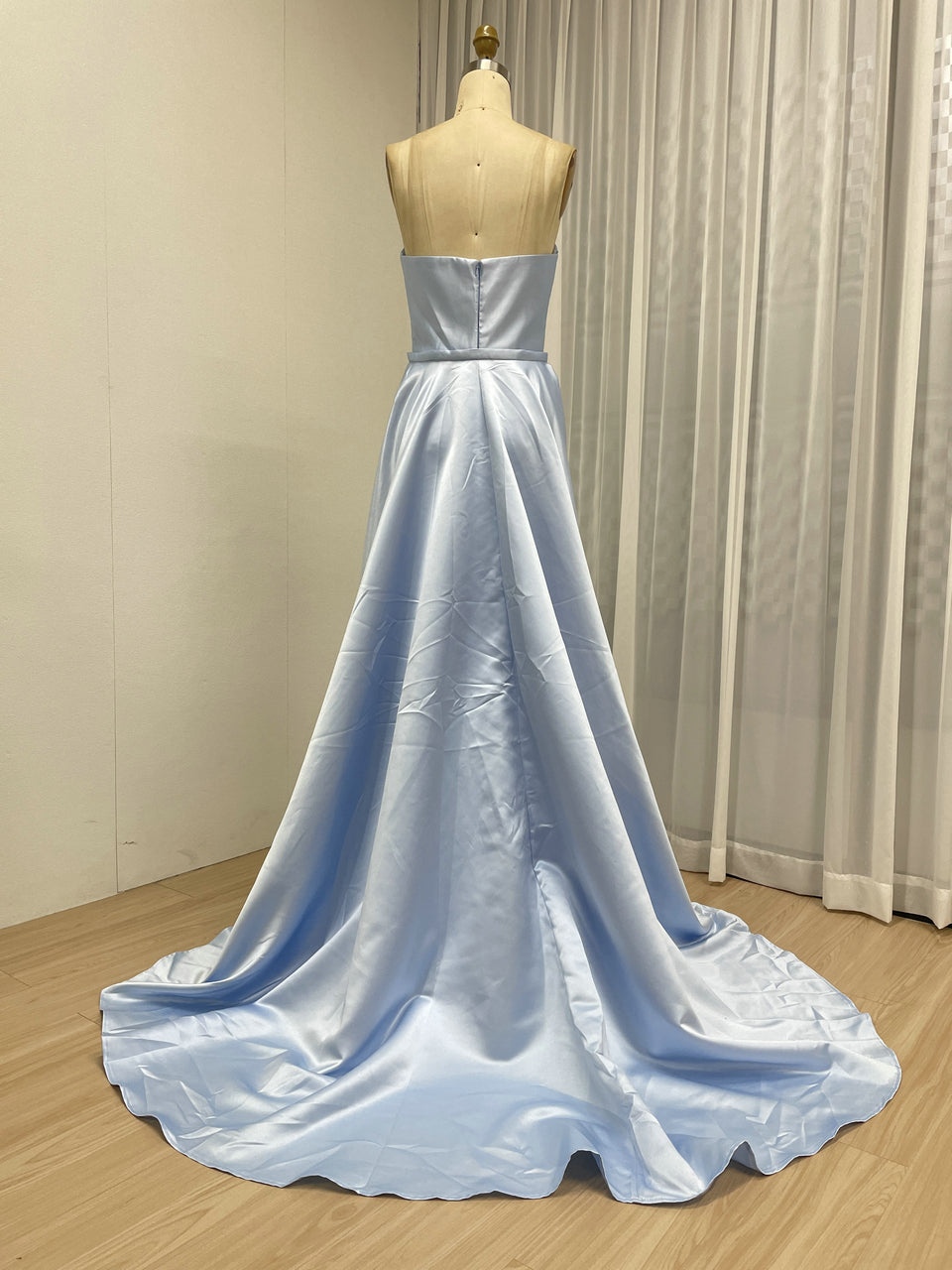 Luxury Pink Evening Wear with Satin Fabric Slit Detail Elegant Floor-Length MY30162