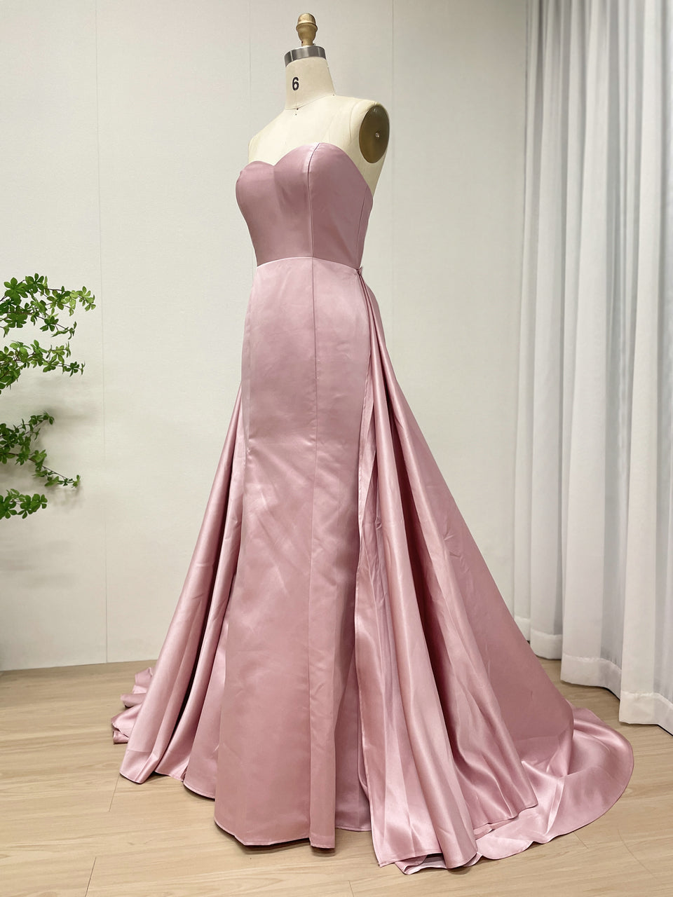 Luxury Pink Evening Wear with Satin Fabric Slit Detail Elegant Floor-Length MY30162