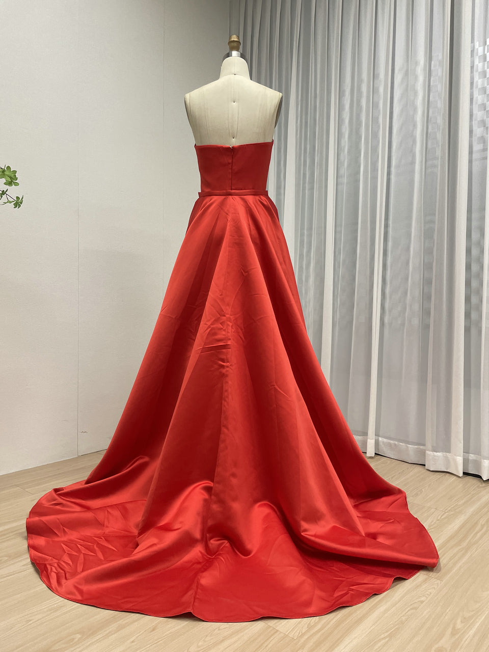 Luxury Pink Evening Wear with Satin Fabric Slit Detail Elegant Floor-Length MY30162