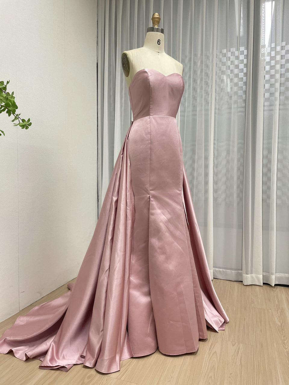 Luxury Pink Evening Wear with Satin Fabric Slit Detail Elegant Floor-Length MY30162