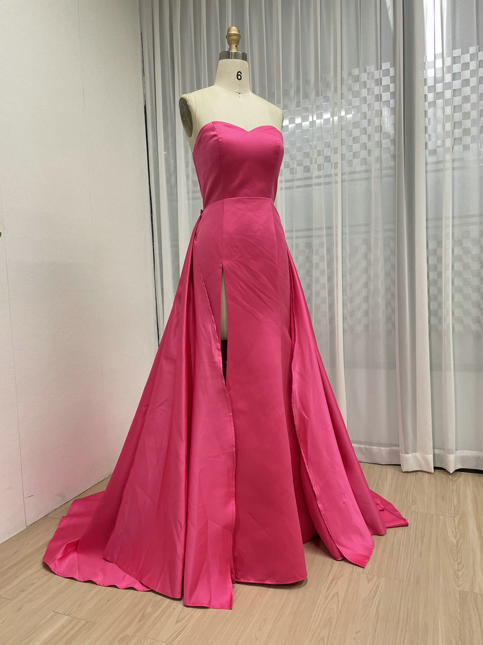 Luxury Pink Evening Wear with Satin Fabric Slit Detail Elegant Floor-Length MY30162