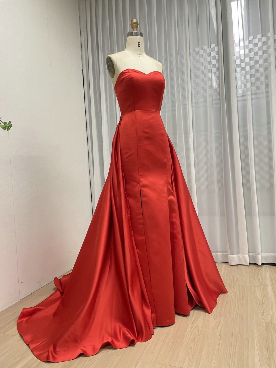 Luxury Pink Evening Wear with Satin Fabric Slit Detail Elegant Floor-Length MY30162
