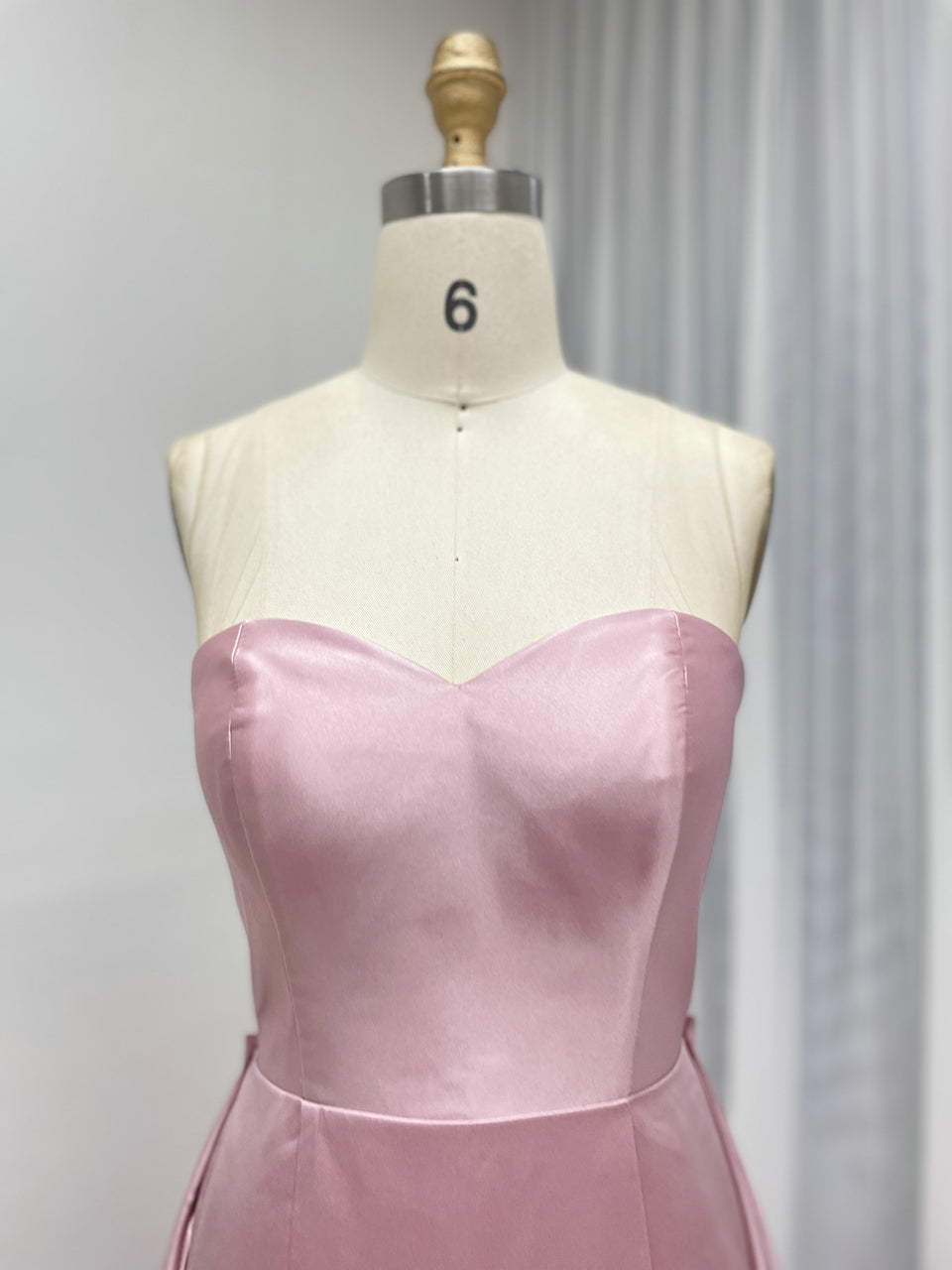 Luxury Pink Evening Wear with Satin Fabric Slit Detail Elegant Floor-Length MY30162