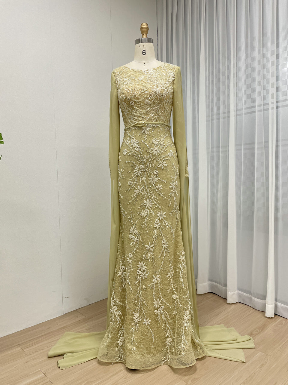 Long Sleeve Evening Dress Floral Applique Sweep Train Prom Party Occasion Gown MY30192