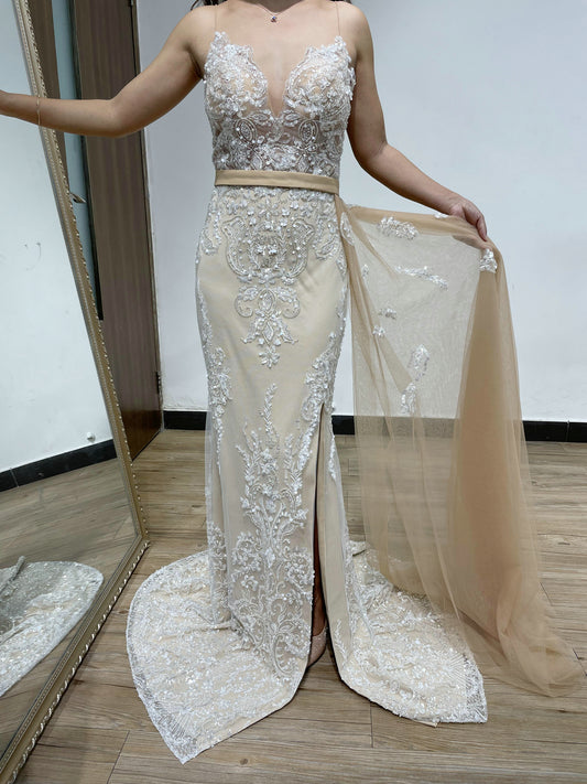 Elegant Ivory Lace Slit Dress – Lace Applique Mermaid Gown for Special Occasions YD22203