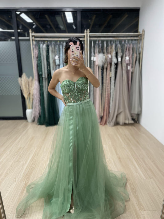 Beautiful Strapless Beading Lace A Line Tulle Prom Dress MB40108