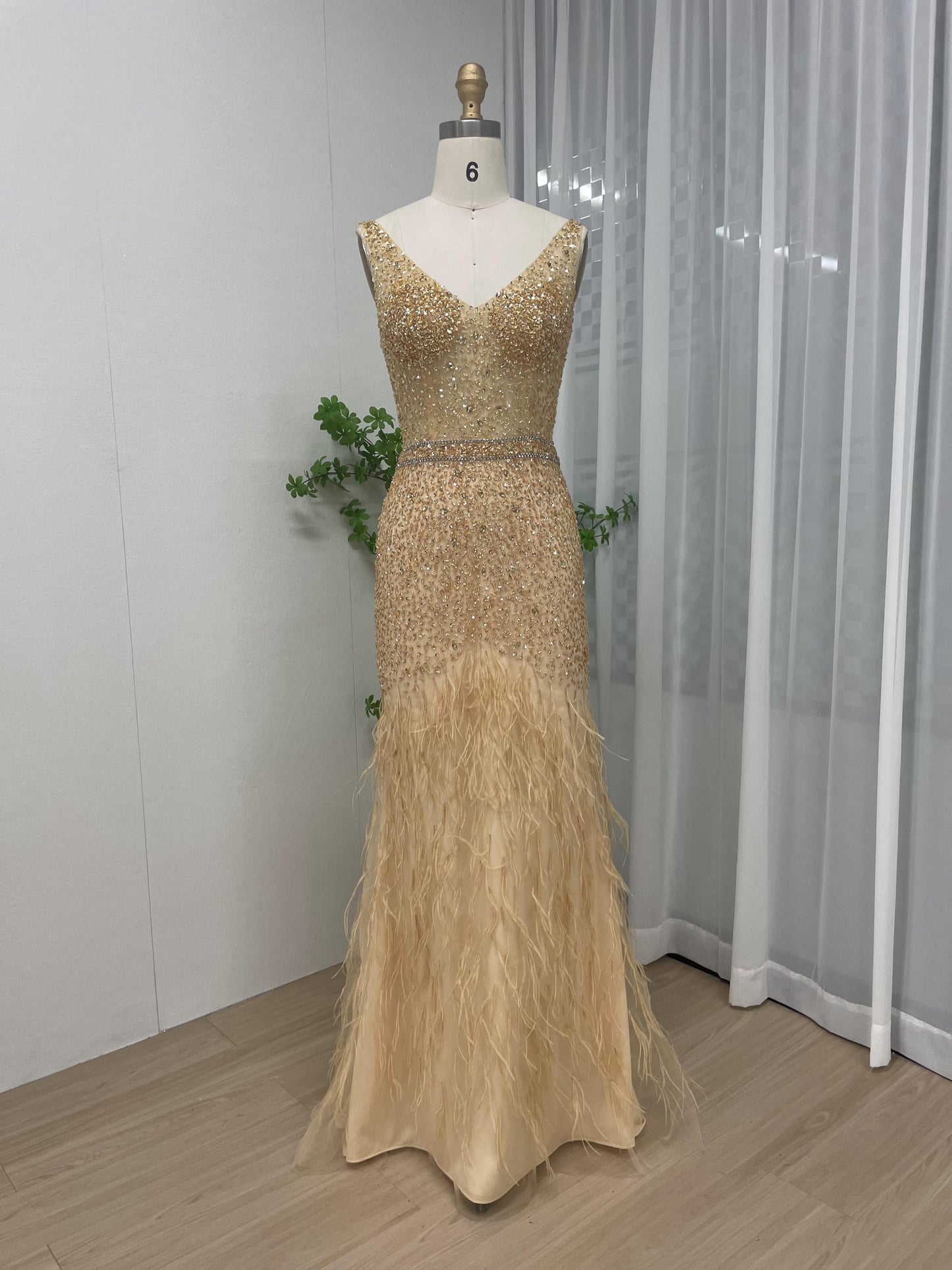 Luxurious Sleeveless Sheer Beading Feather Skirt Wedding Prom Dress MB40115