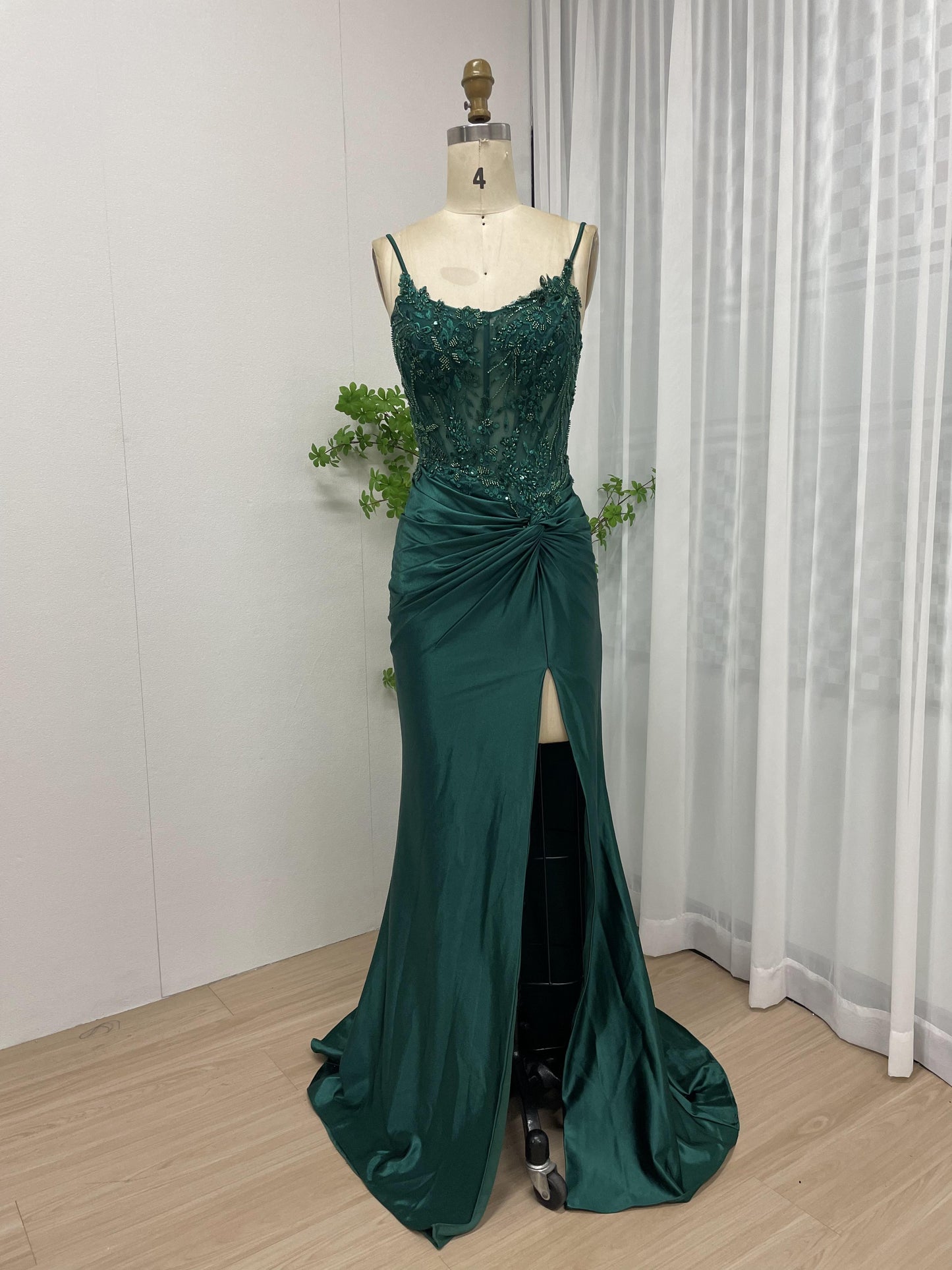 Fashionable Timeless Corset Bodice Lace Applique Satin Prom Dress MB40163