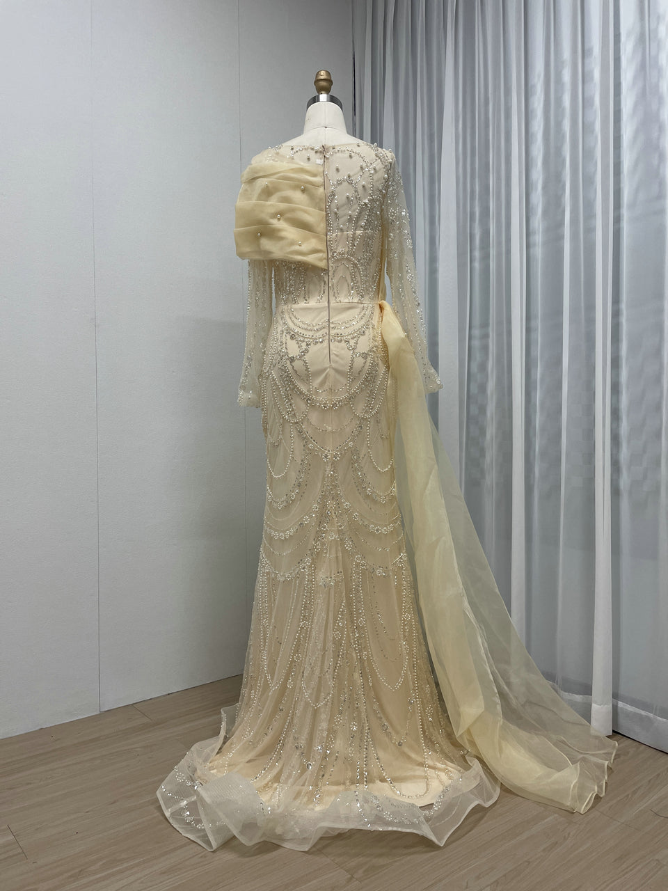 Elegant Couture Beading Lace Long Sleeve Side Skirt Wedding Party Evening Dress MB40258