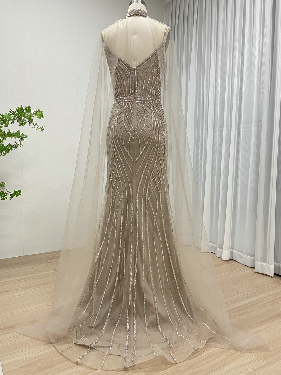 Champagne Luxury Beaded Spaghetti Strap Evening Dresses Deep V Neck Sexy Mermaid Formal Wedding Party Gowns for Ladies MB40290