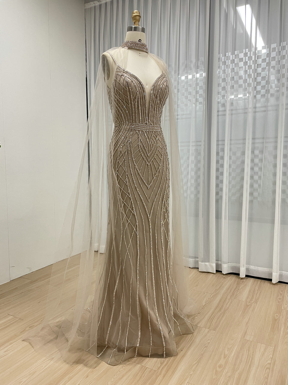 Champagne Luxury Beaded Spaghetti Strap Evening Dresses Deep V Neck Sexy Mermaid Formal Wedding Party Gowns for Ladies MB40290