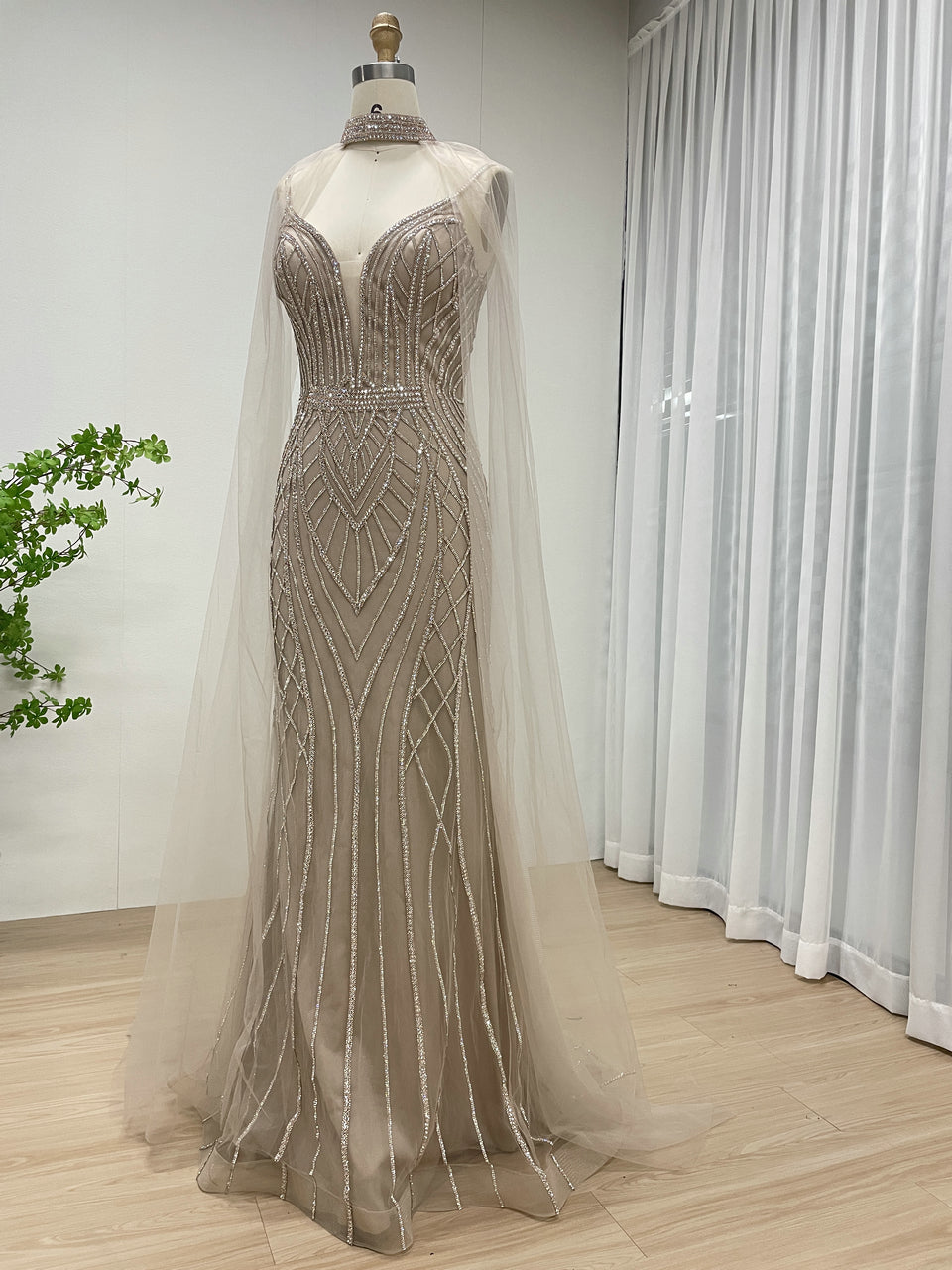 Champagne Luxury Beaded Spaghetti Strap Evening Dresses Deep V Neck Sexy Mermaid Formal Wedding Party Gowns for Ladies MB40290